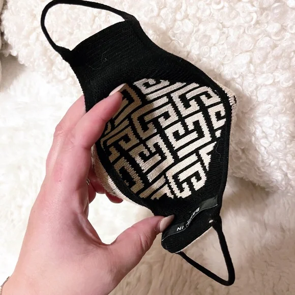 Authentic Balmain Cream & Black Knit Stretchy Greek Key Winter Face Mask - Picture 4 of 8